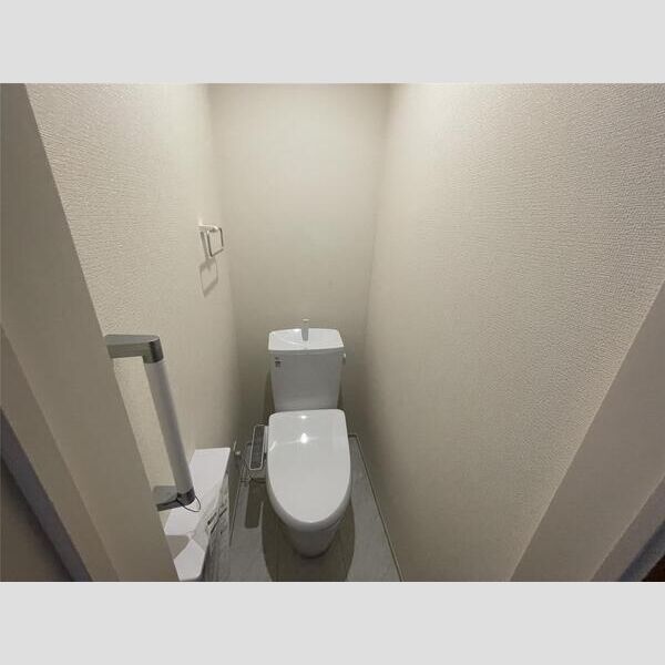リーブルファイン足立南花畑1階 トイレ