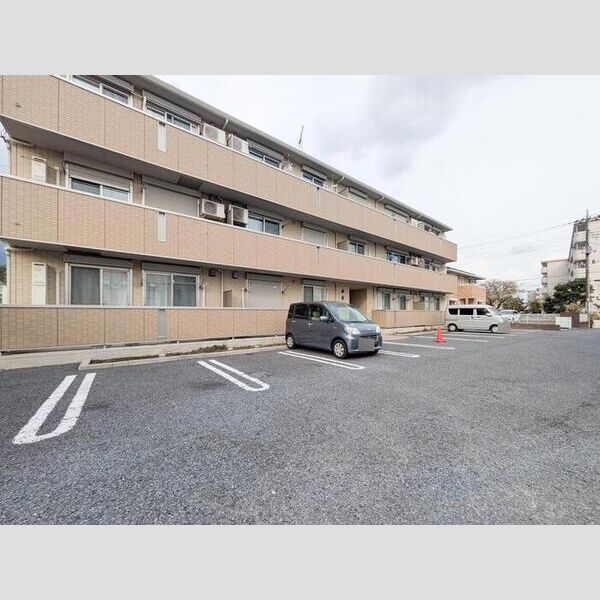 ヴァンフレイス早稲田 駐車場