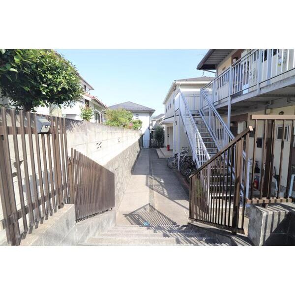 MCメゾン岸根公園 エントランス