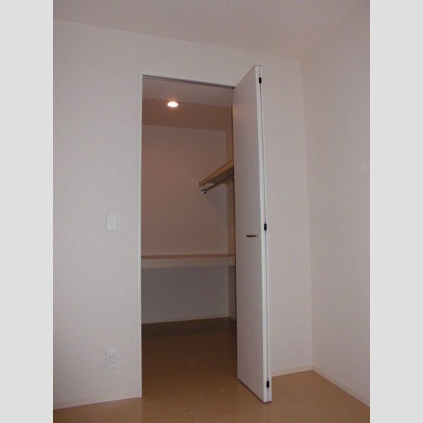 PARK　HILLS　MIYAKO　E105号室 ウォークインクローゼット