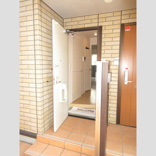 アストレア102号室 玄関