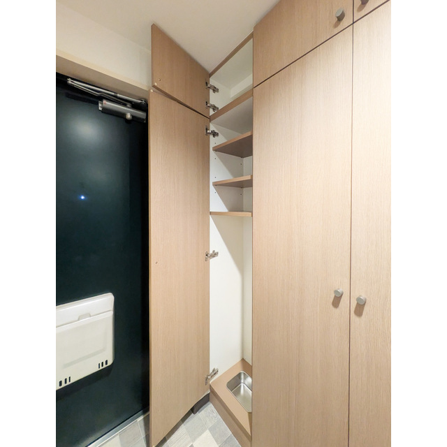 ルクレ川口イースト0903号室 靴箱