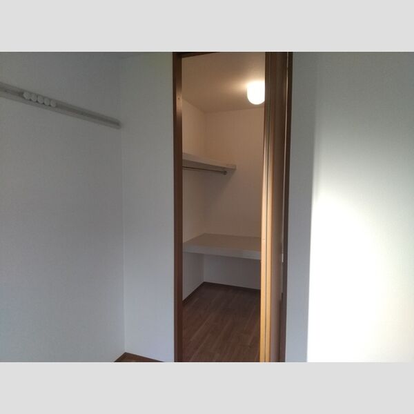 ラテル・コート並木　E ウォークインクローゼット