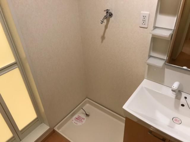 ユニバーサイド00202号室 洗濯機置場