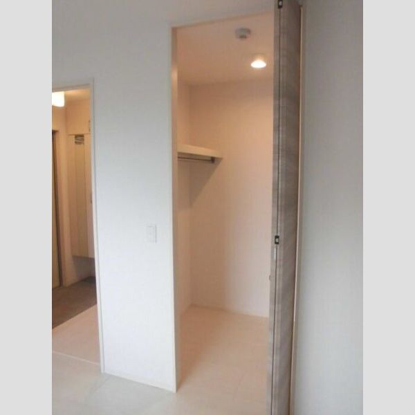 グランドパレス305号室 ウォークインクローゼット