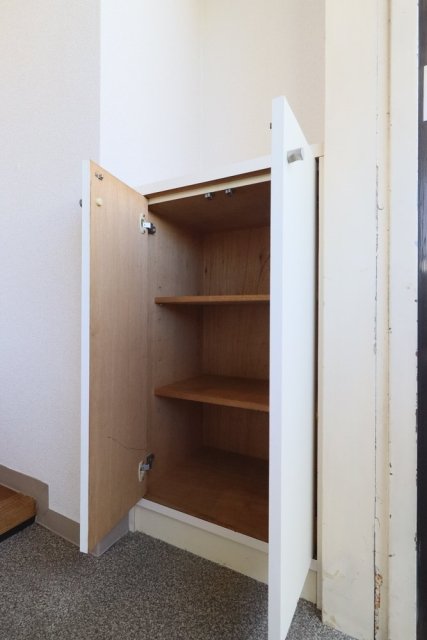 ライオンズマンション明石町 靴入