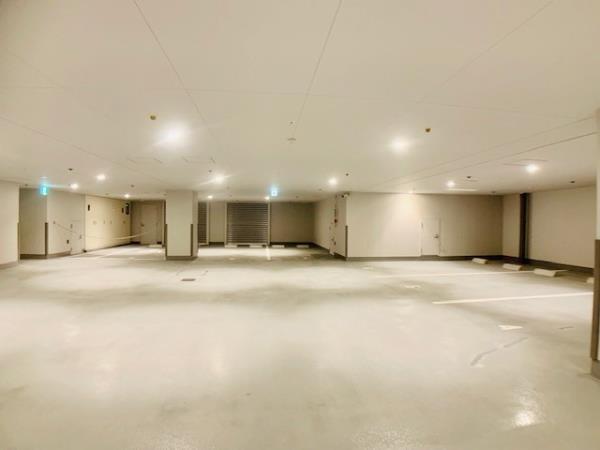 ＥＶＥＲＴＯＷ　ＣＨＯＪＡＭＡＲＵ1階 駐車場