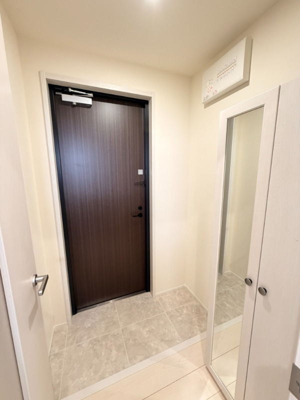 LITERA GROVE3階 玄関