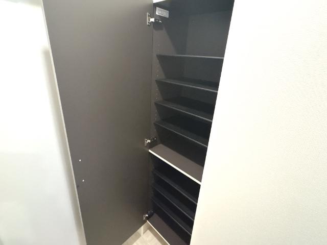 Luminous coat103号室 下駄箱