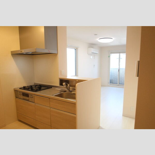 ラピュタ　ウイングス205号室 キッチンはガス3口グリル付き!