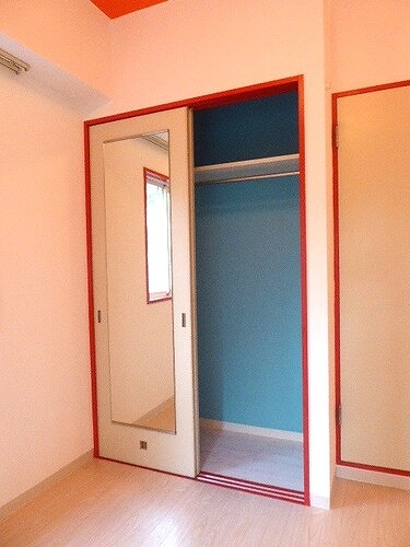 グラチアトルリ 収納扉開放時（洋室）※前回募集時2020年7月撮影