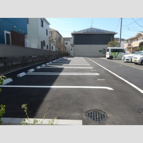 ラヴェール 駐車場