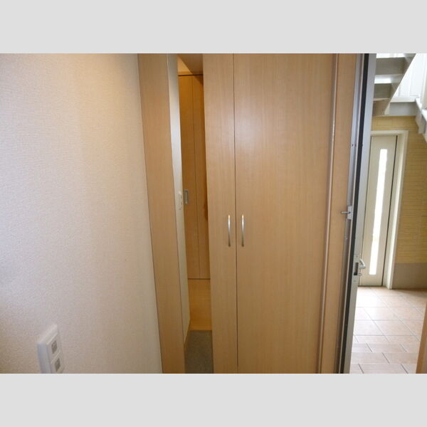 エクセルガーデン参番館 玄関