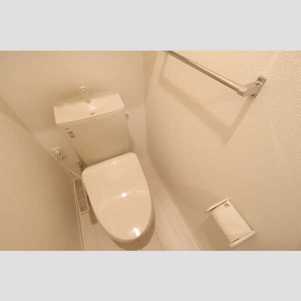 Resilience　B 温水洗浄暖房便座