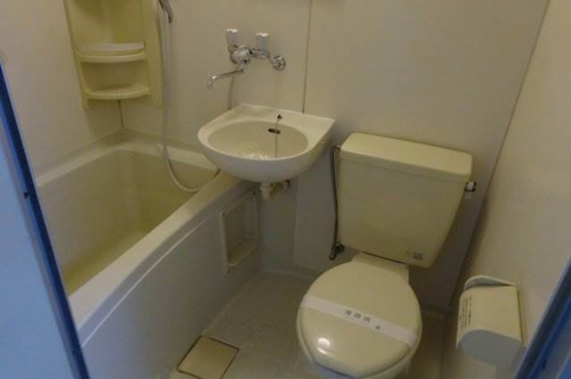 ファミリエ世田谷桜丘2階 トイレ