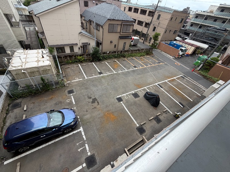 クレセントコート大森 駐車場