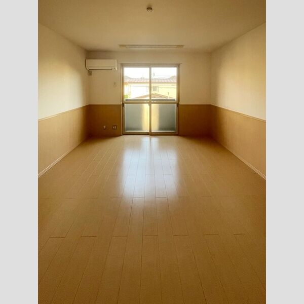 シャインローズ203号室 洋室