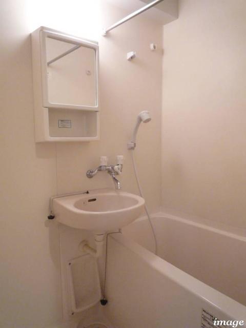 ガラ・ステージ京橋 落ち着いた空間のお風呂です