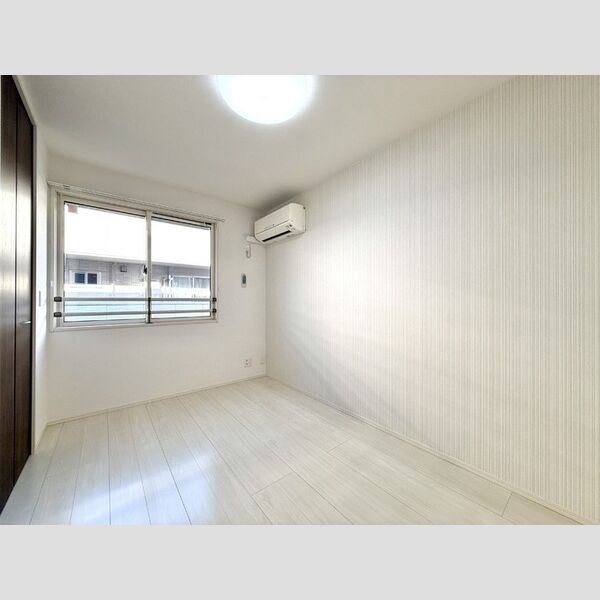 Pixie hollow　A棟205号室 西側洋室