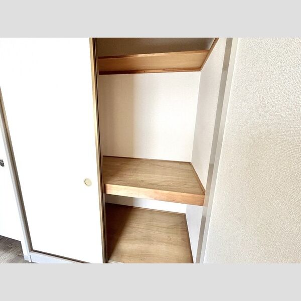 ドミトリー西船303号室 洋室物入