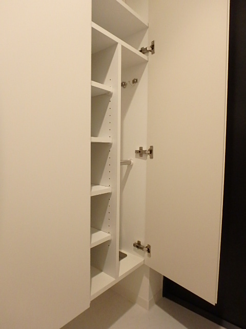 セレニティコート虎ノ門7階 ◆シューズクローゼット◆