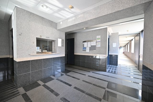 ティアラ目白ＡＶＥＮＵＥ エントランス