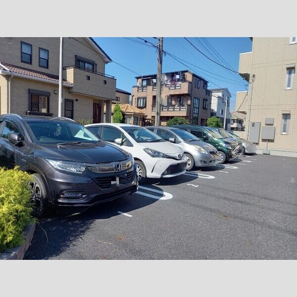 オーパス 駐車場