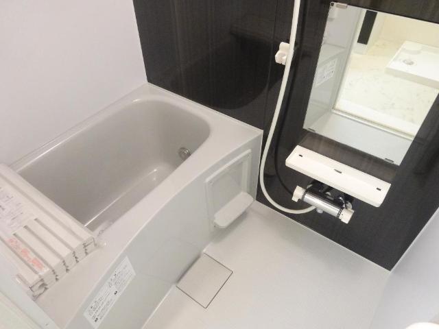 ＪｕｈａｍｏａⅡ　-ジュハモア- バス（追焚き・浴室換気乾燥機）