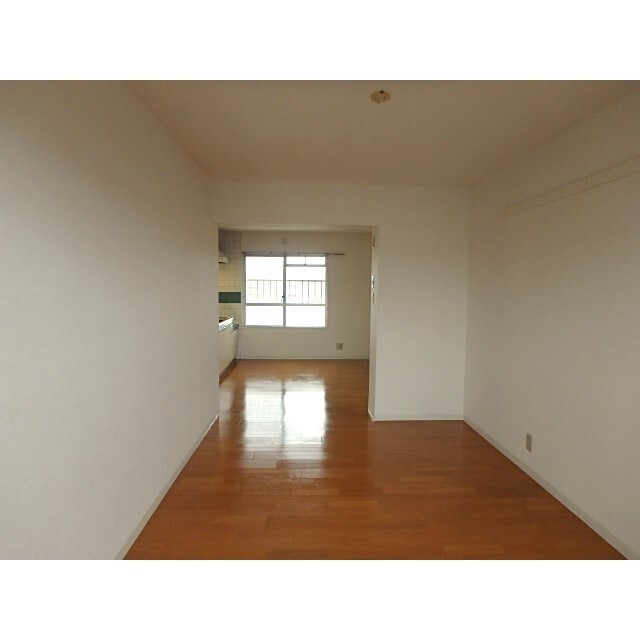 豊ロイヤルマンション401号室 内観