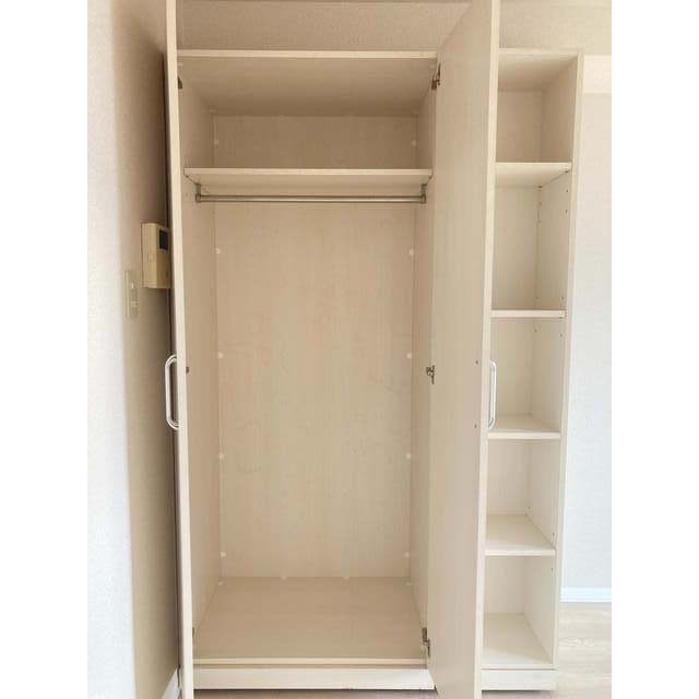 Ｋ.プラージュ 洋室　可動式収納