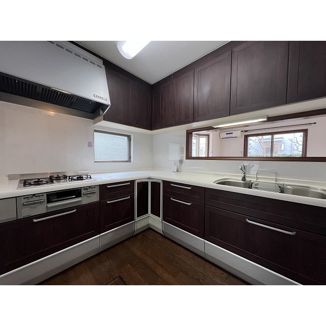 尾山台スクウェア B棟 対面式システムキッチン（L字型）