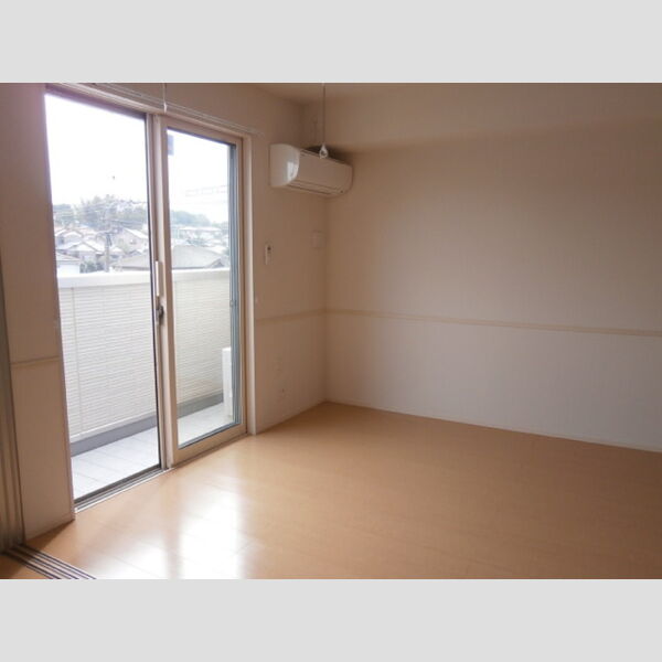 グッドベルテ横浜302号室 洋室