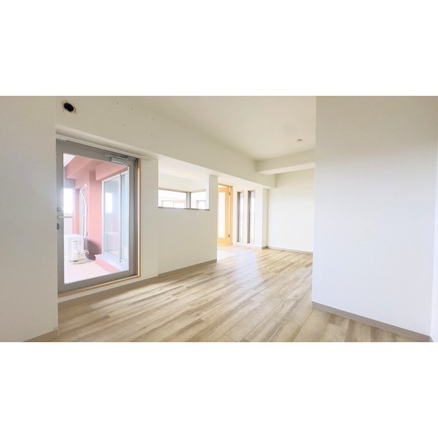 プレシャス　イースト 内観