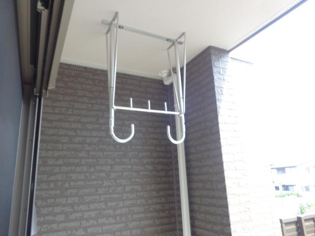 スターチス102号室 物干し竿かけ
