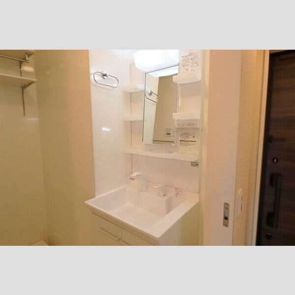 マ・メゾン鵠沼花沢　A 洗面台