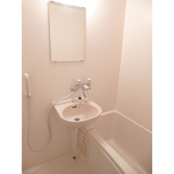 ＬＵＭＩＥＬＥ　Ｓ・ＫⅡ0304号室 バス