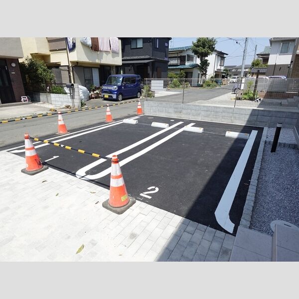 グランドソレイユ 駐車場