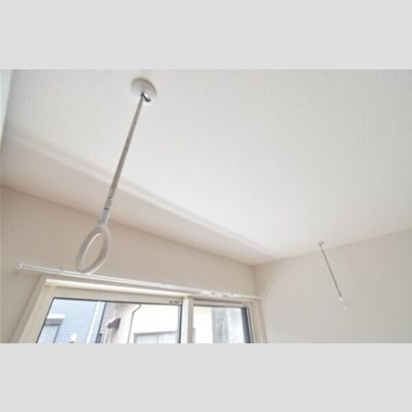 アルモニー戸室102号室 室内物干し