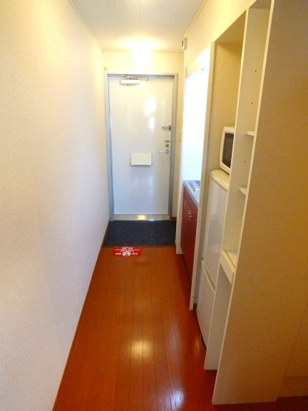 レオパレスアークⅡ 玄関