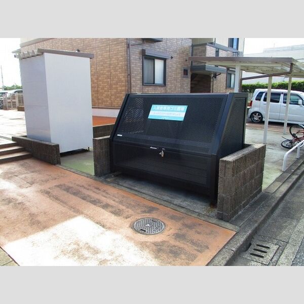 フロンティエール　西館 ごみストッカー