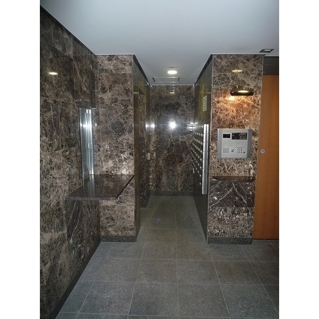 スカイコート渋谷初台 エントランス