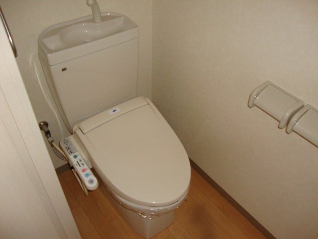 サンレジデンス湘南 シャワー付トイレ