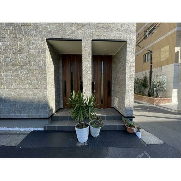 EMILE　KINSHICHO エントランス