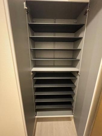 HAON(波音)7階 6-10F 黒を基調とした内装です。