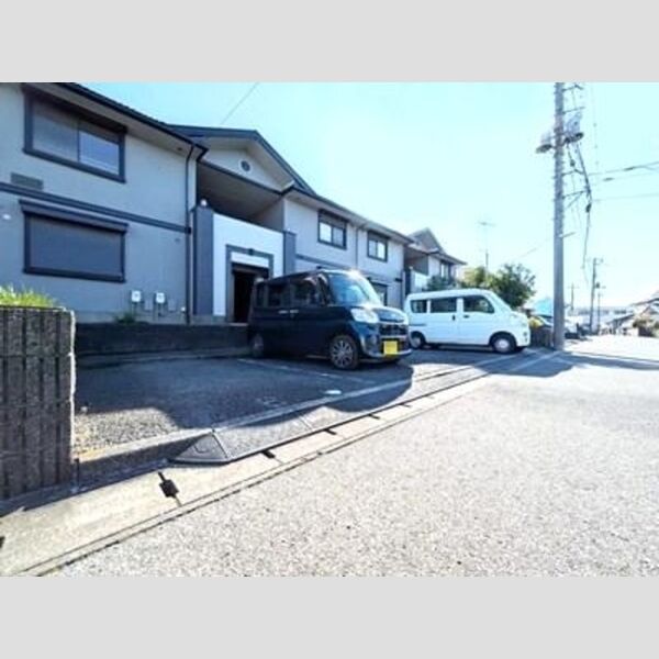 ラフィネ　FG 駐車場