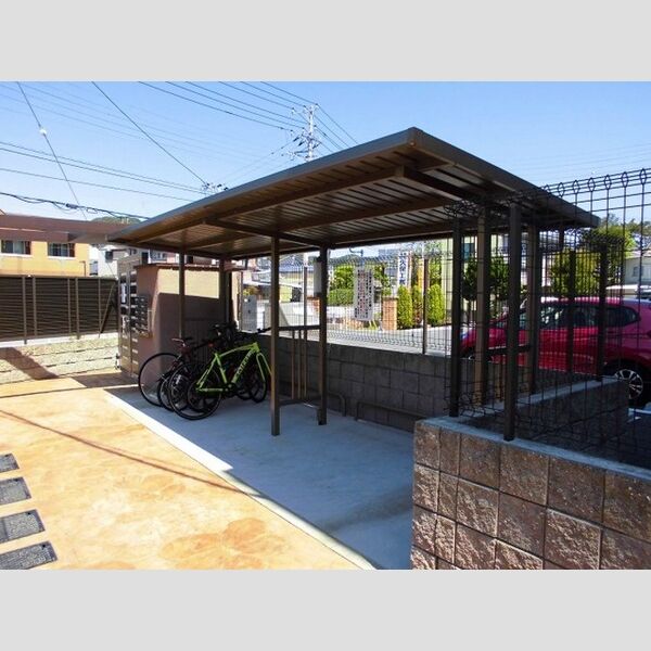 セジュールオッツ東下沢 駐輪場