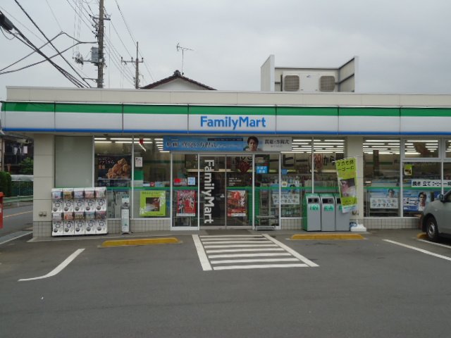 チャーム・ツートンB ファミリーマート清瀬小金井街道店まで1,059ｍ