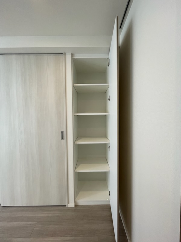 ガーラ・ステーション川崎久地2階 収納