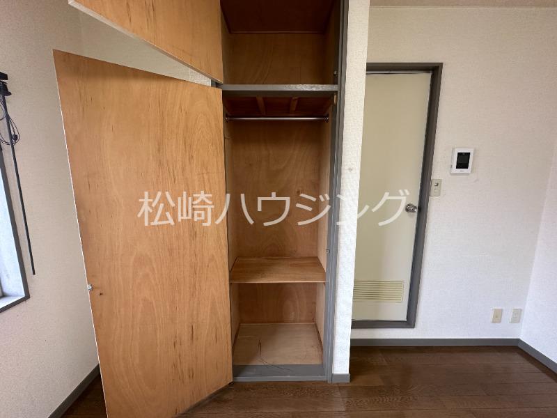 トーアハイツ2階 収納