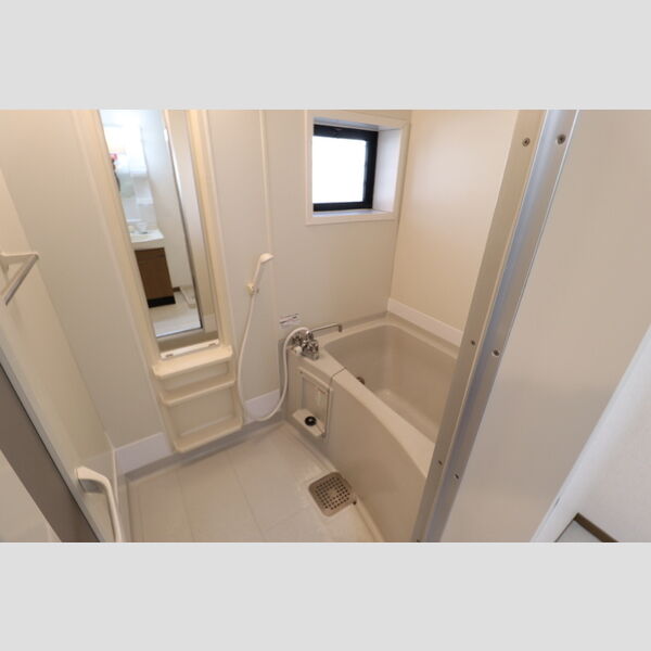 コンフォート 追い焚き給湯機能付き浴室(小窓付)